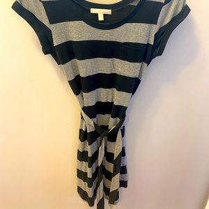 Banana Republic size XS t shirt dress with belt